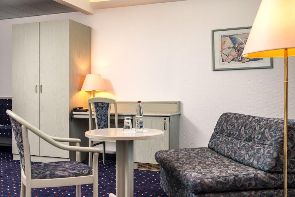 Hotel Wyndham Garden Duesseldorf 4*
